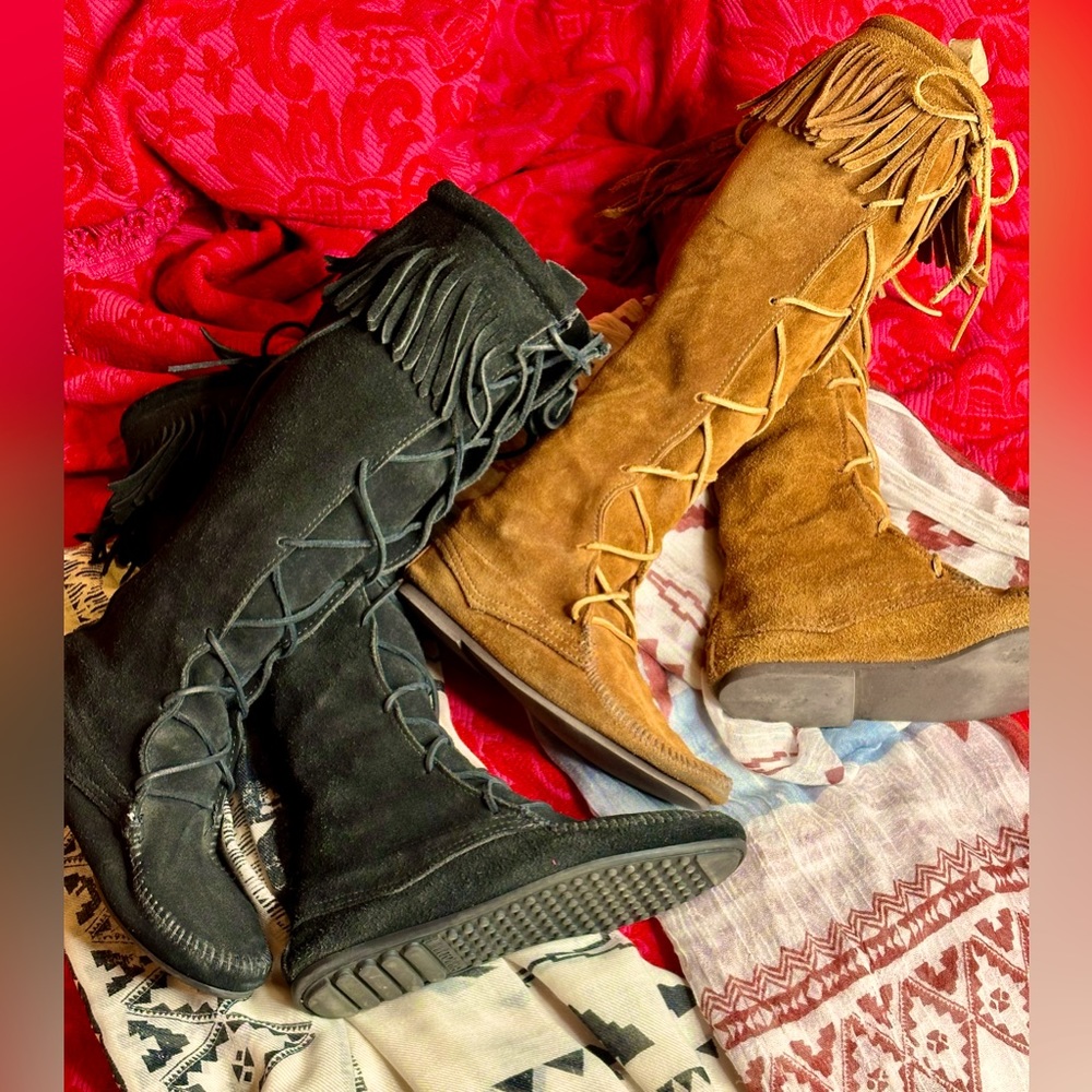 MINNETONKA MOCCASINS AND SCARVES BUNDLE